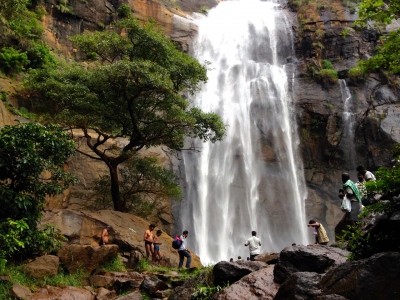 Agaya Gangai